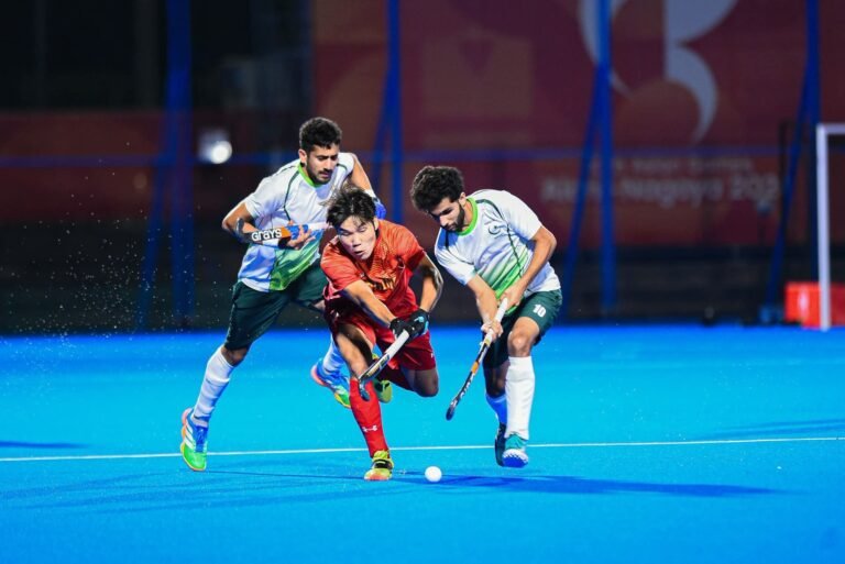 Pakistan conquer China to keep winning run