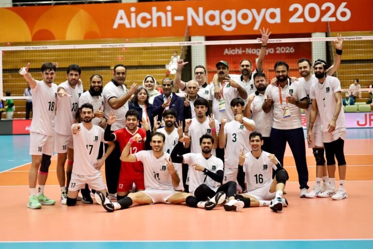 Iran knock Pakistan out of title contention