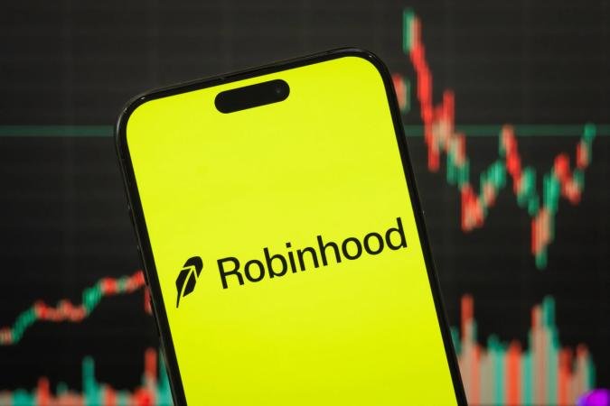 Robinhood Chain slowdown spreads from fees to trading as transactions fall more than 40%