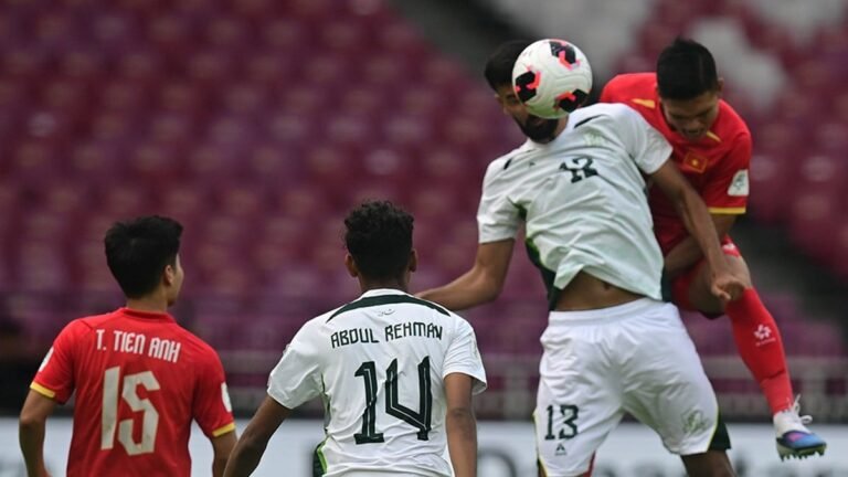 Vietnam overwhelm Pakistan in ASEAN Cup