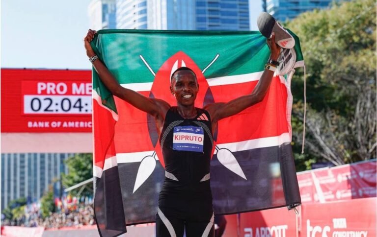 Kipruto claims Chicago Marathon as Feysa defends women’s title