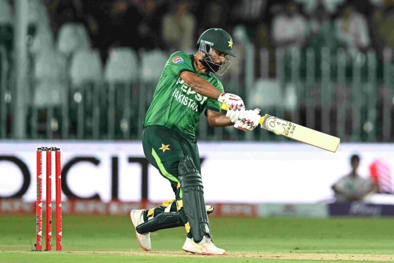 Maaz, Farhan sizzle as Pakistan seal series