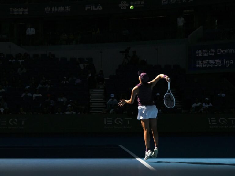 Swiatek, Zheng survive three-set tests