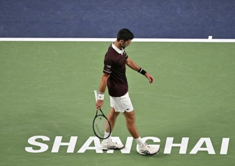 Djokovic crashes out of Shanghai Masters